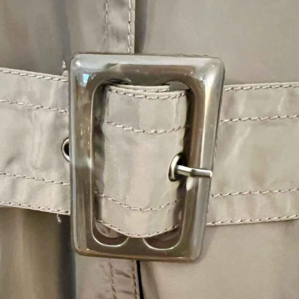 FINAL PRICE DROP: Tommy Hilfiger Taupe Trench Coat w/Purple Lining, Sz M, EUC! - Picture 5 of 10